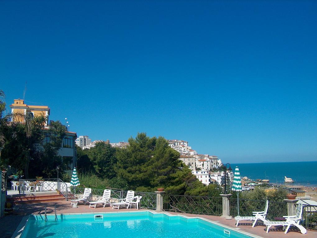 Hotel Piccolo Paradiso Di Rodi Garganico Exterior photo